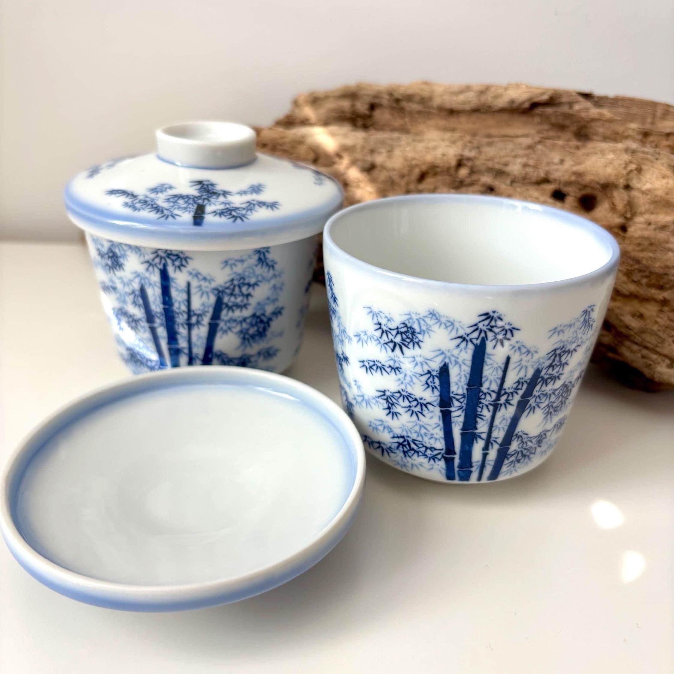 Blue & White Porcelain Tea Cups with Lids: Traditional Gaiwan Style