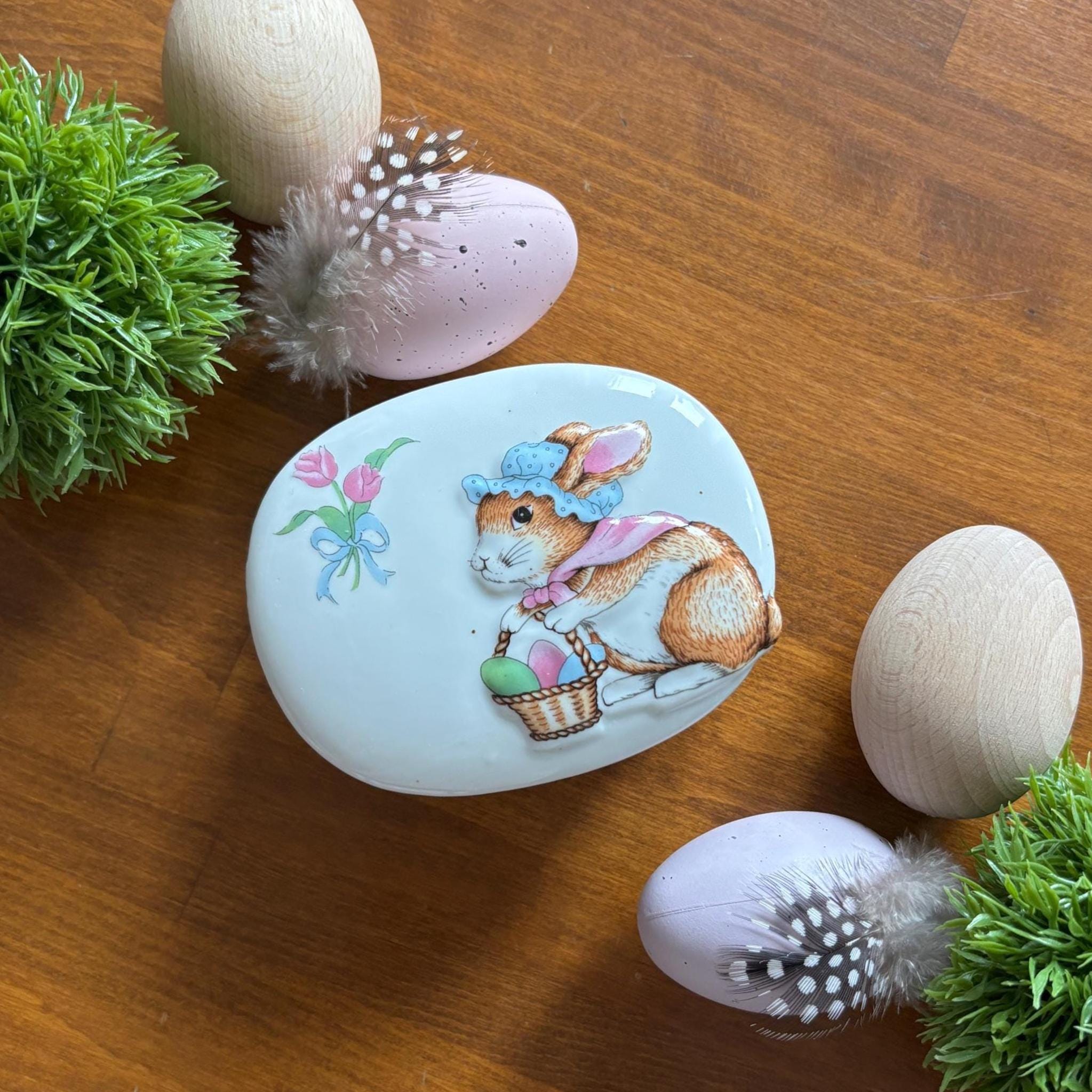 Vintage Bunny Trinket Box Easter Rabbit Ceramic Jewellery Box Seasonal Gift Spring Decor