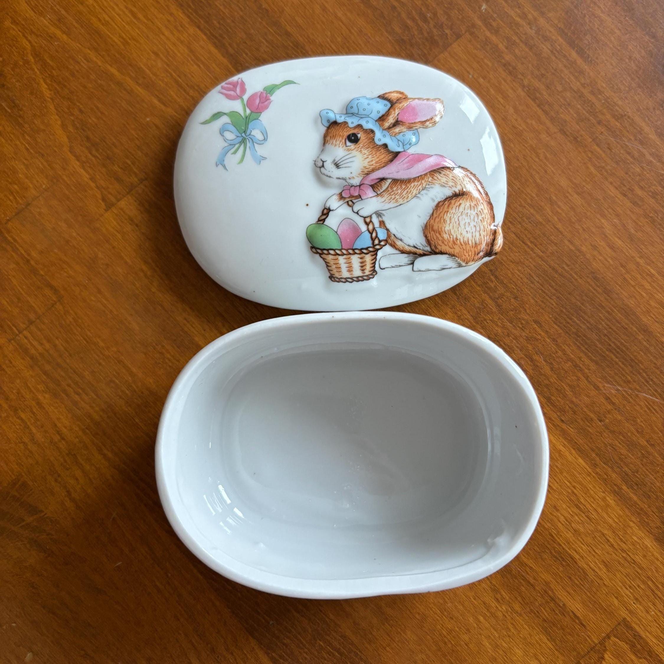 Vintage Bunny Trinket Box Easter Rabbit Ceramic Jewellery Box Seasonal Gift Spring Decor