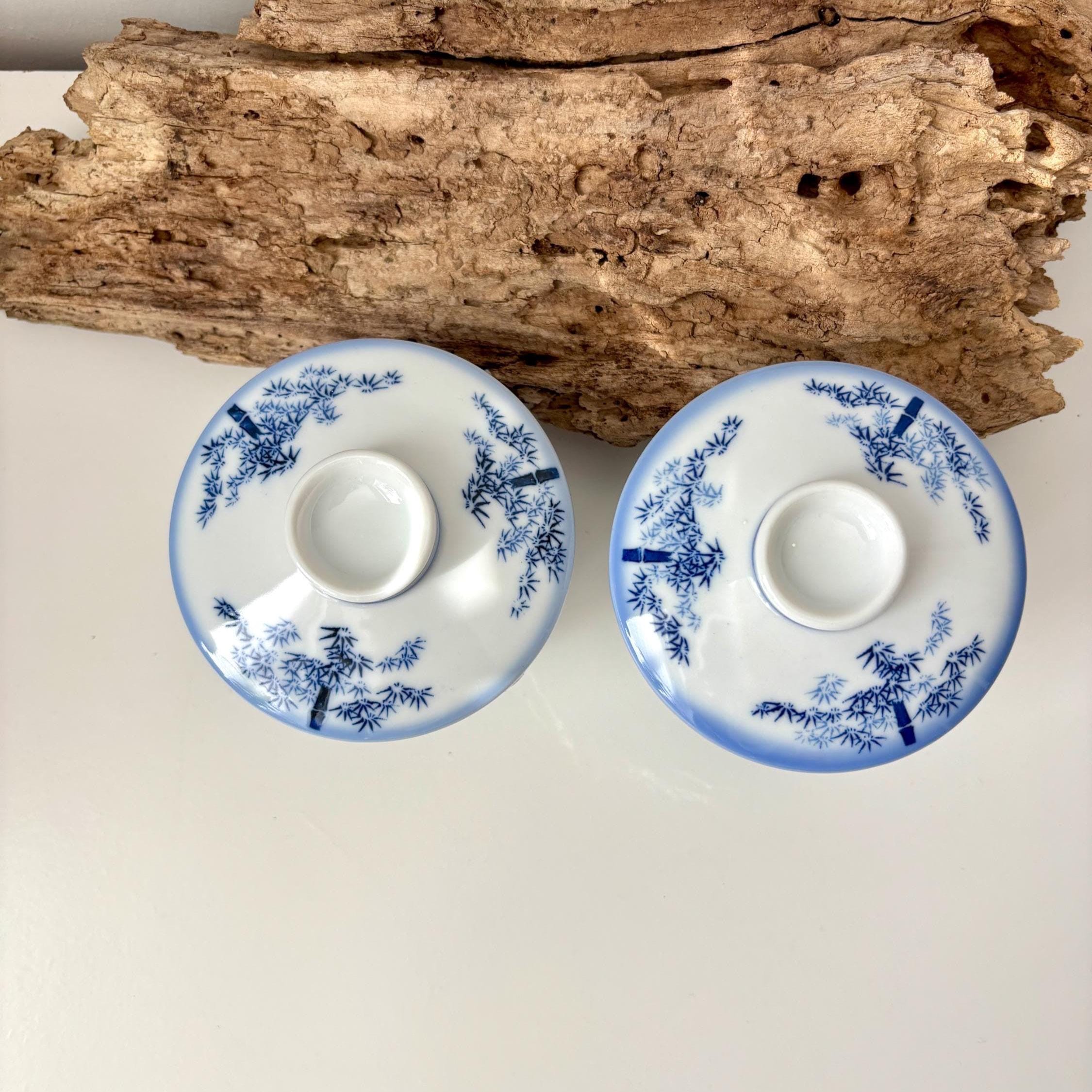 Blue & White Porcelain Tea Cups with Lids: Traditional Gaiwan Style