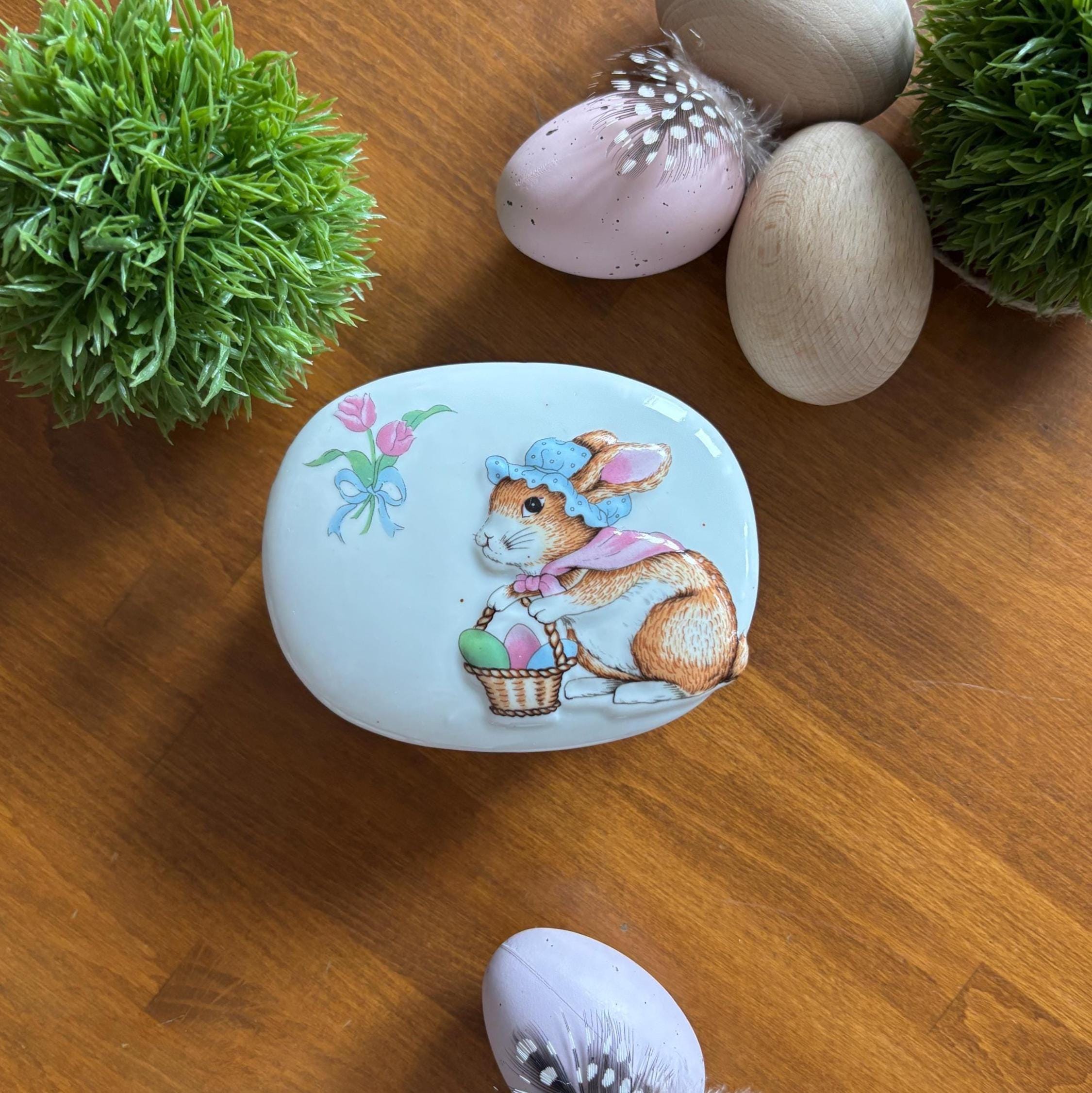 Vintage Bunny Trinket Box Easter Rabbit Ceramic Jewellery Box Seasonal Gift Spring Decor