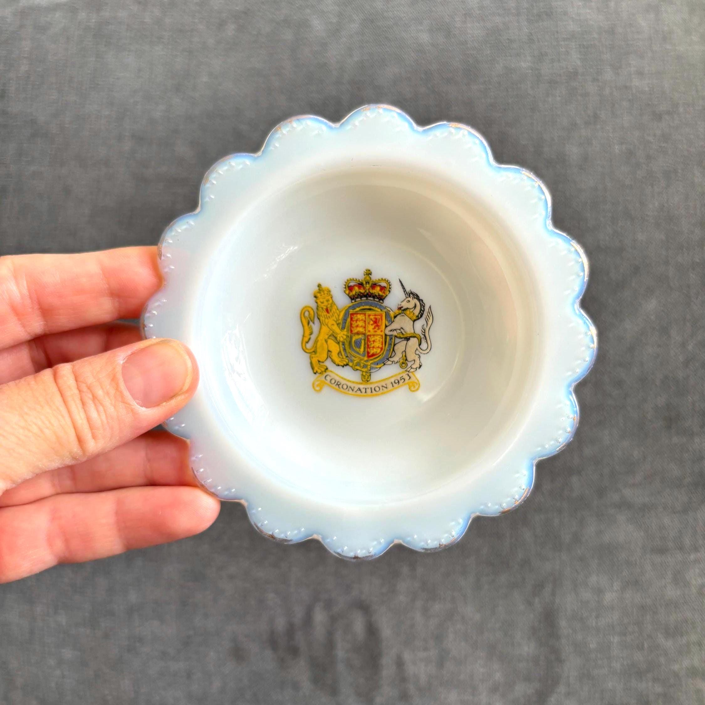 Vintage Milk Glass Pin Dish/Ashtray | Queen Elizabeth || Coronation 1953