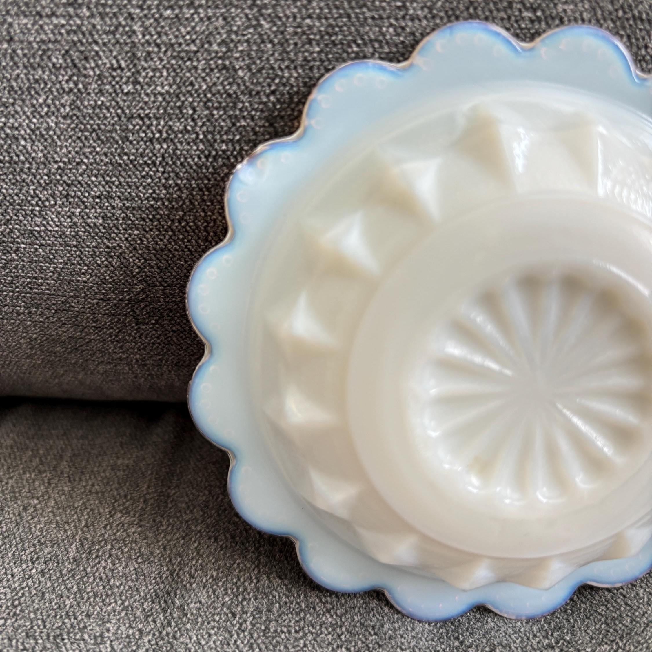 Vintage Milk Glass Pin Dish/Ashtray | Queen Elizabeth || Coronation 1953