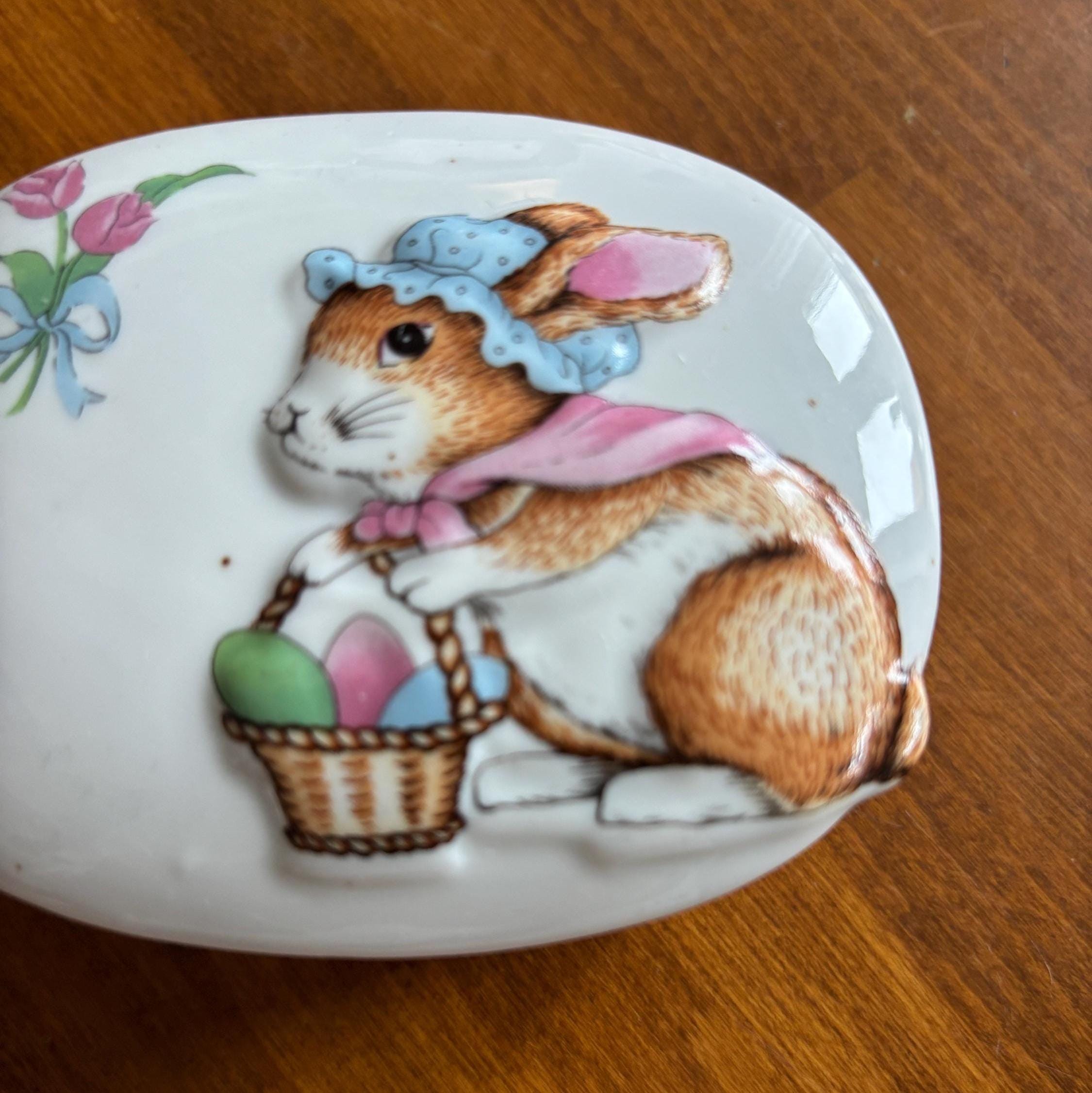 Vintage Bunny Trinket Box Easter Rabbit Ceramic Jewellery Box Seasonal Gift Spring Decor