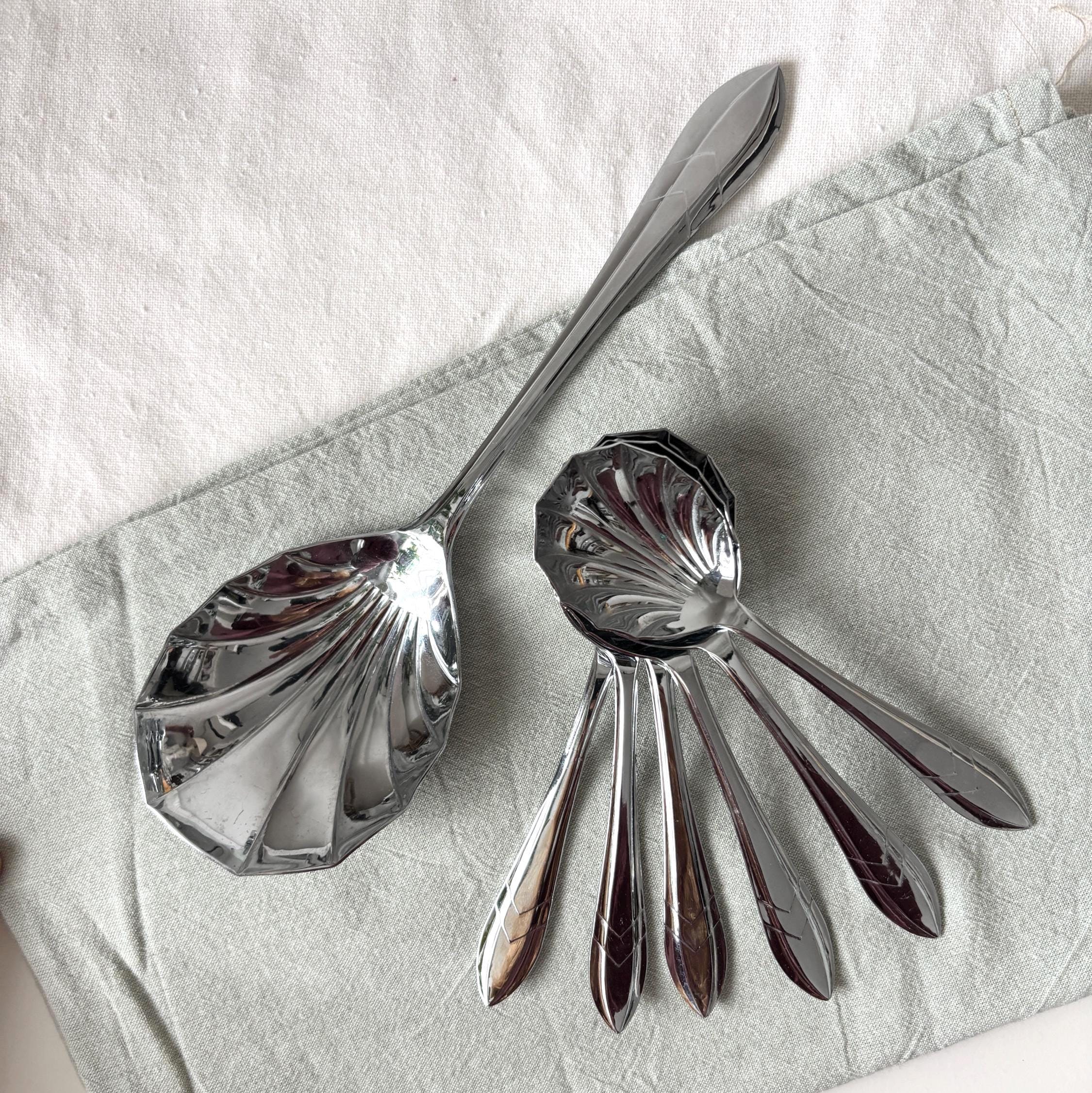 Vintage Sheffield Chrome Plated Nickel Silver Shell Spoon Set Boxed Art Deco Serving Spoons