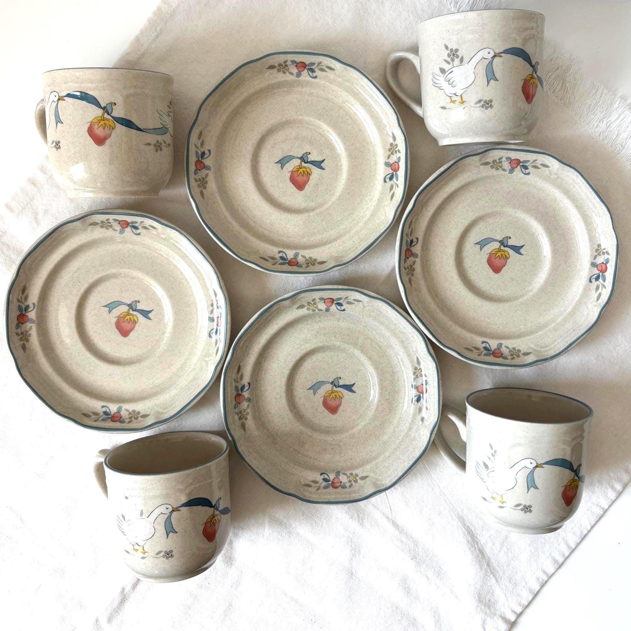 Vintage Goose Strawberry Stoneware Tea Set 4 Cups Saucers Japan Cottage Kitchen