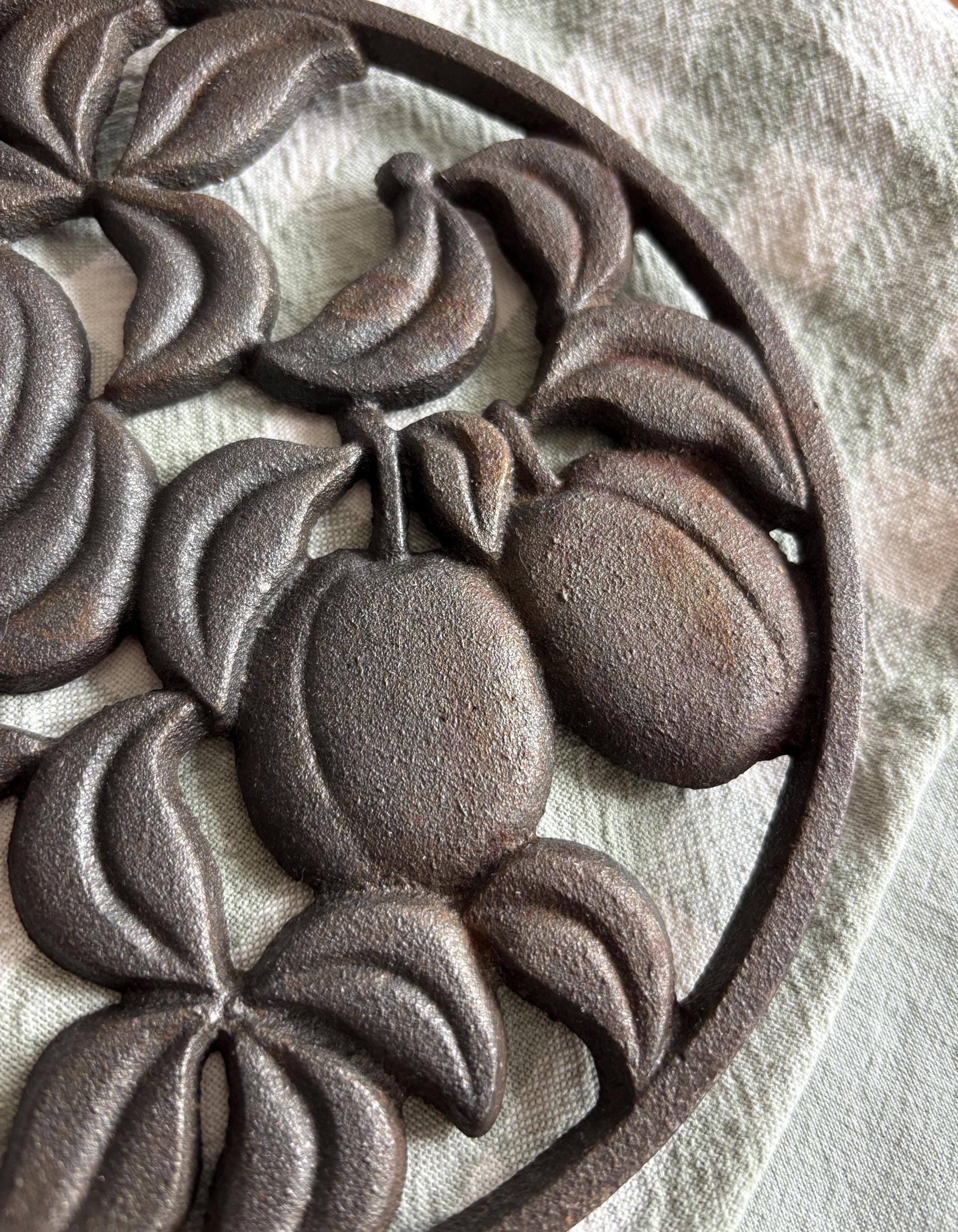 Vintage Cast Iron Fruit Trivet Round Hot Pot Stand Rustic Kitchen Decor
