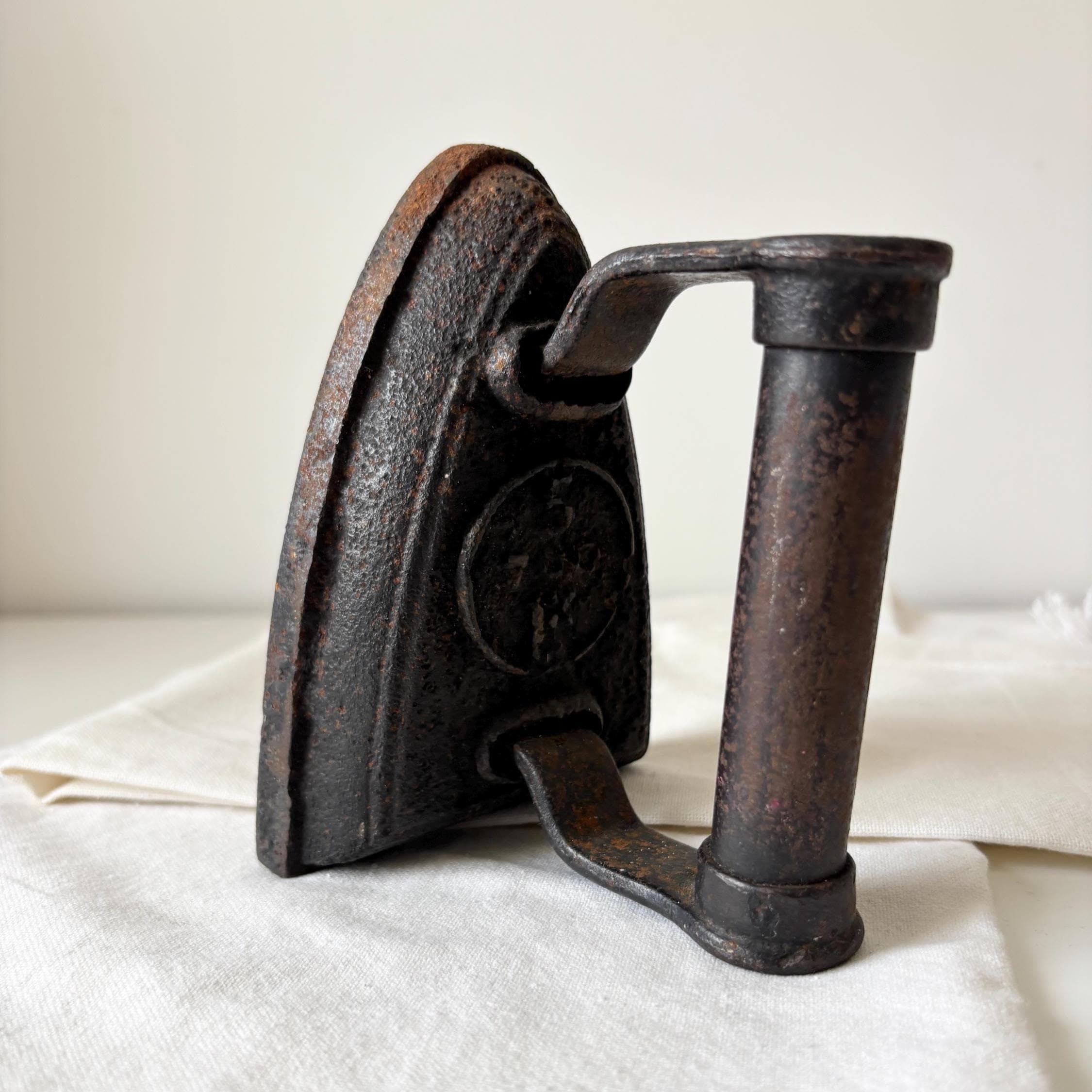 Victorian Kenrick No 5 Cast Iron Sad Iron Primitive Rustic Farmhouse Decor