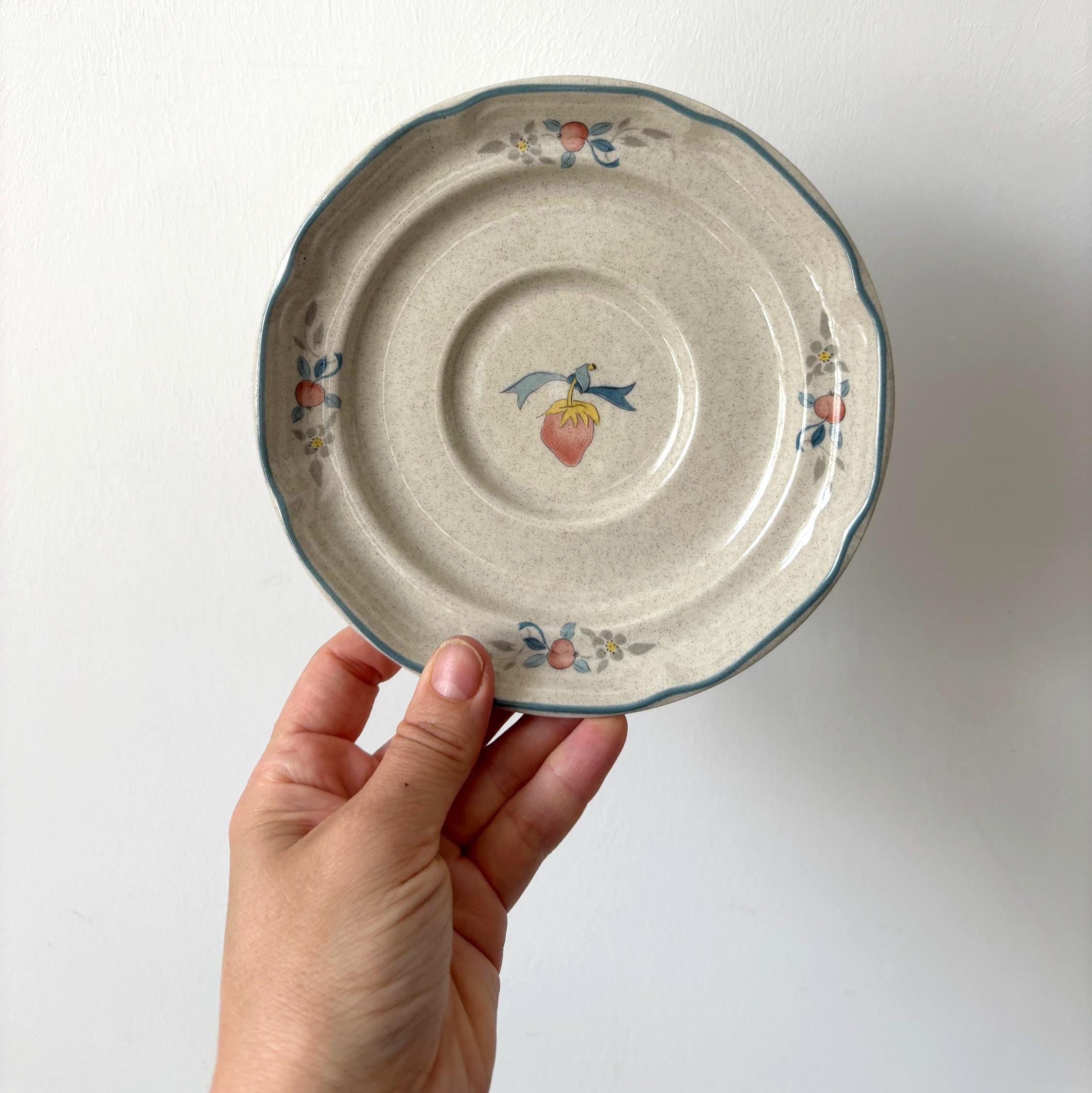 Vintage Goose Strawberry Stoneware Tea Set 4 Cups Saucers Japan Cottage Kitchen