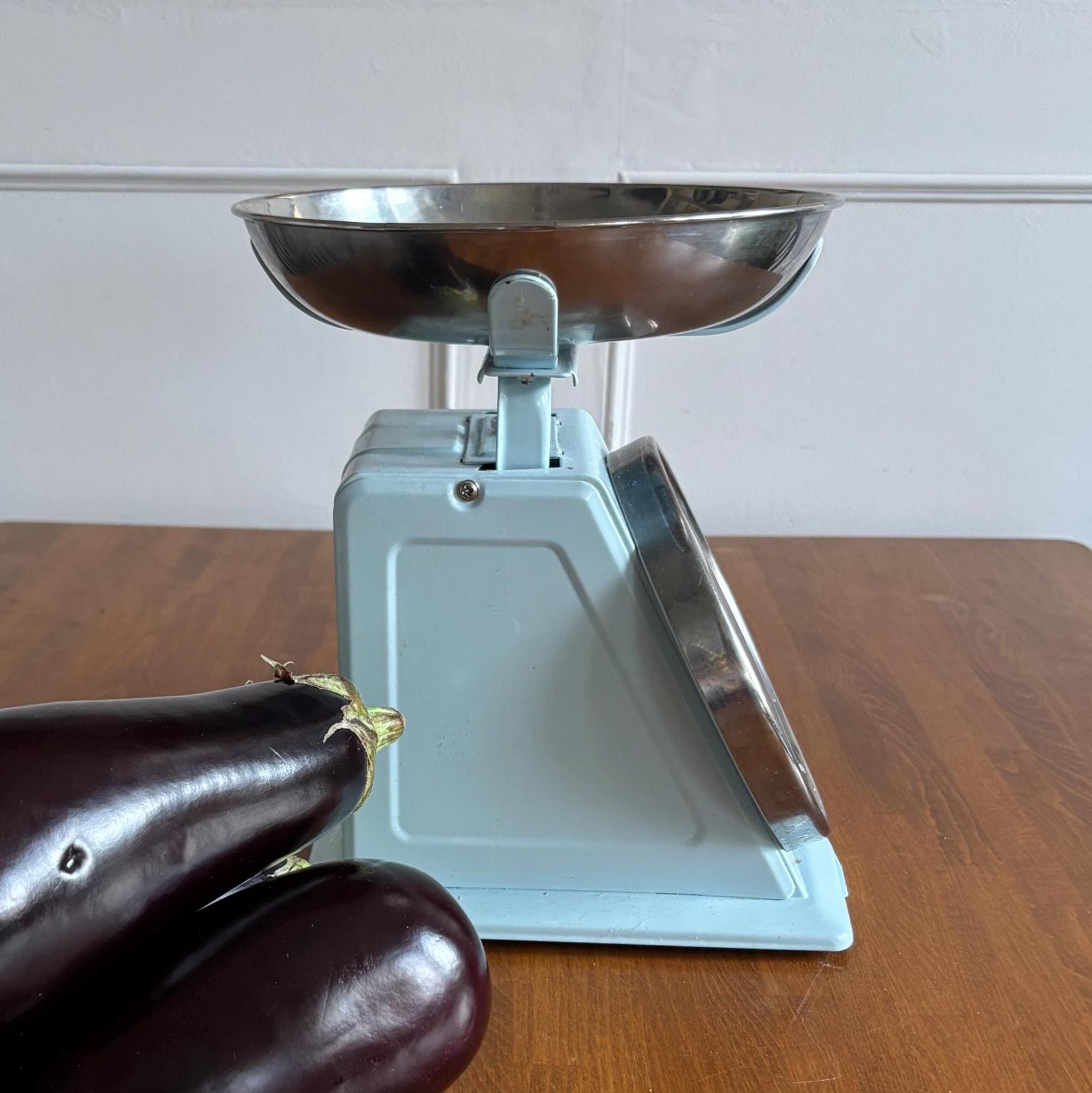 Vintage Kitchen Scales 5kg Blue Metal Scale with Stainless Steel Bowl