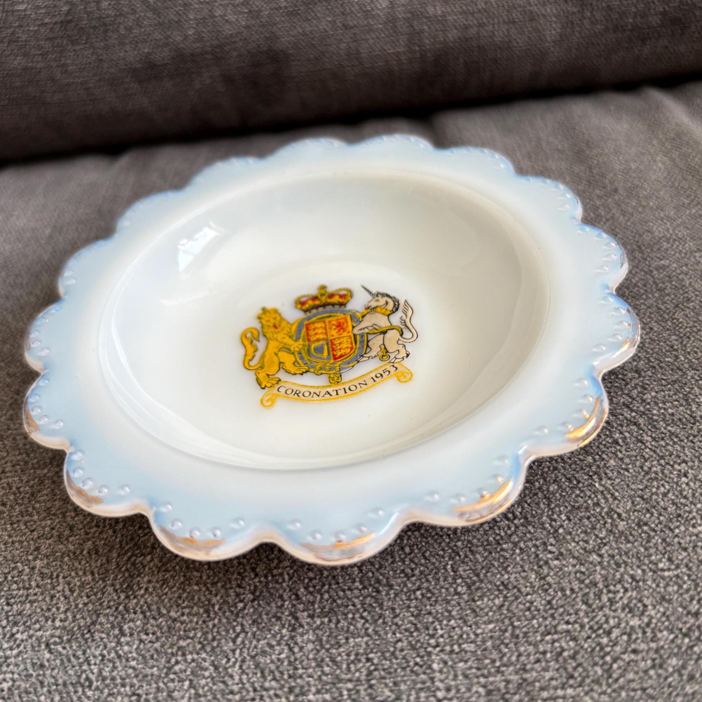 Vintage Milk Glass Pin Dish/Ashtray | Queen Elizabeth || Coronation 1953