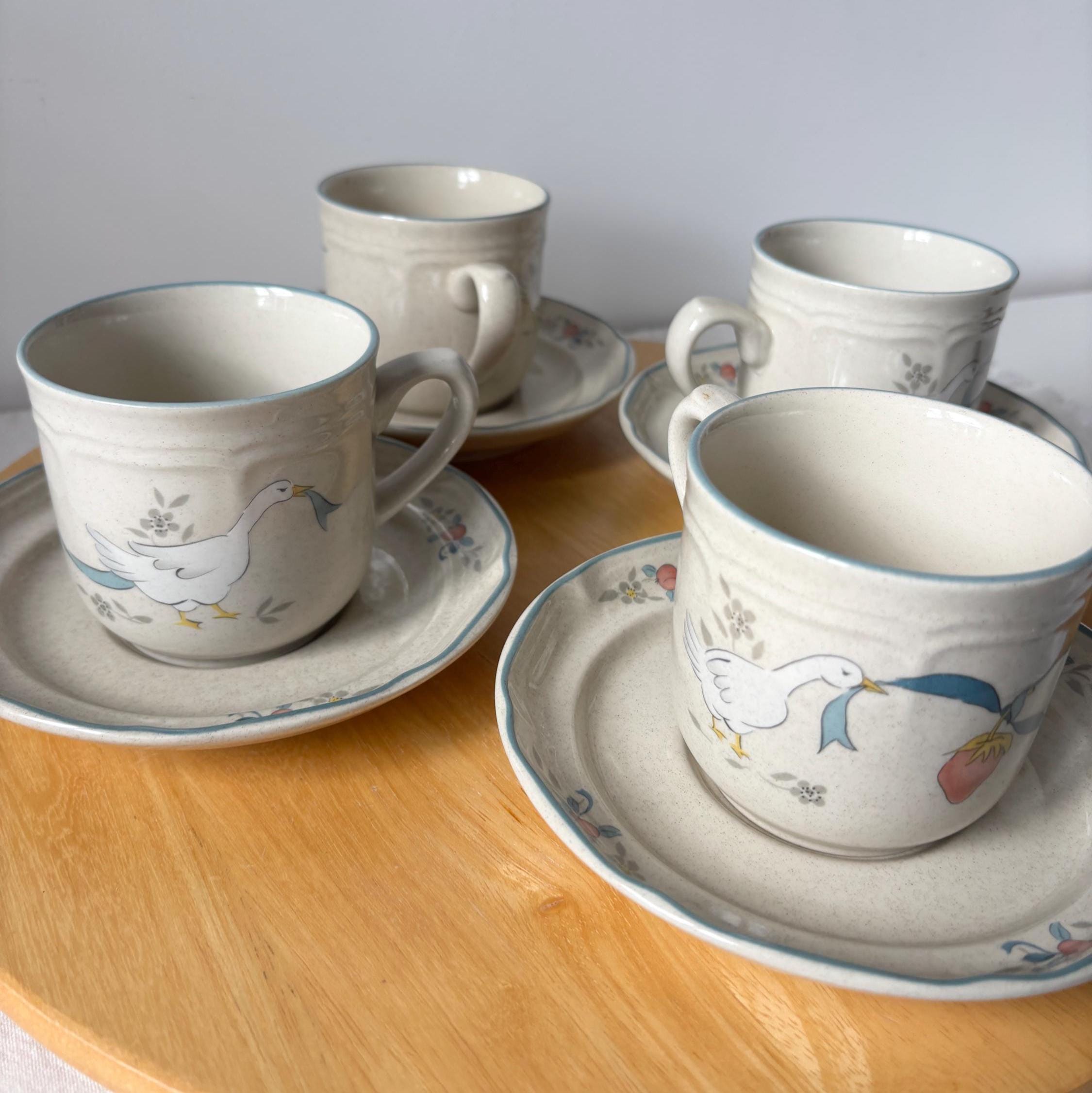 Vintage Goose Strawberry Stoneware Tea Set 4 Cups Saucers Japan Cottage Kitchen