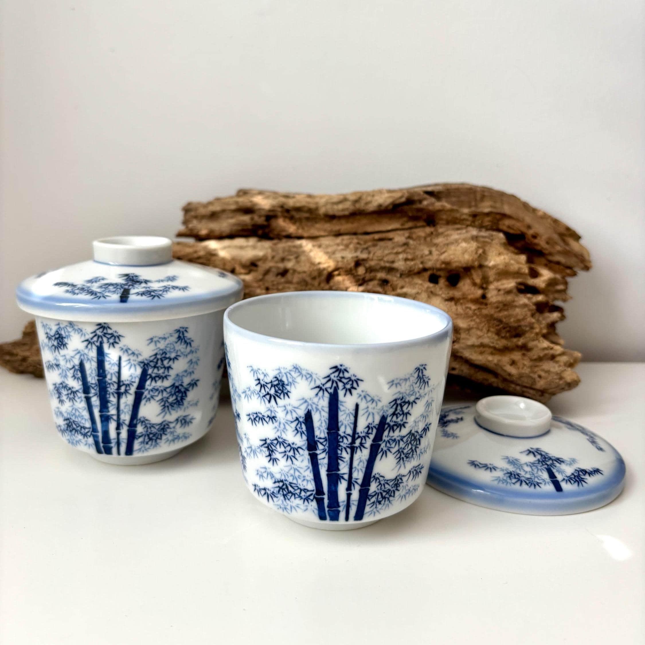 Blue & White Porcelain Tea Cups with Lids: Traditional Gaiwan Style