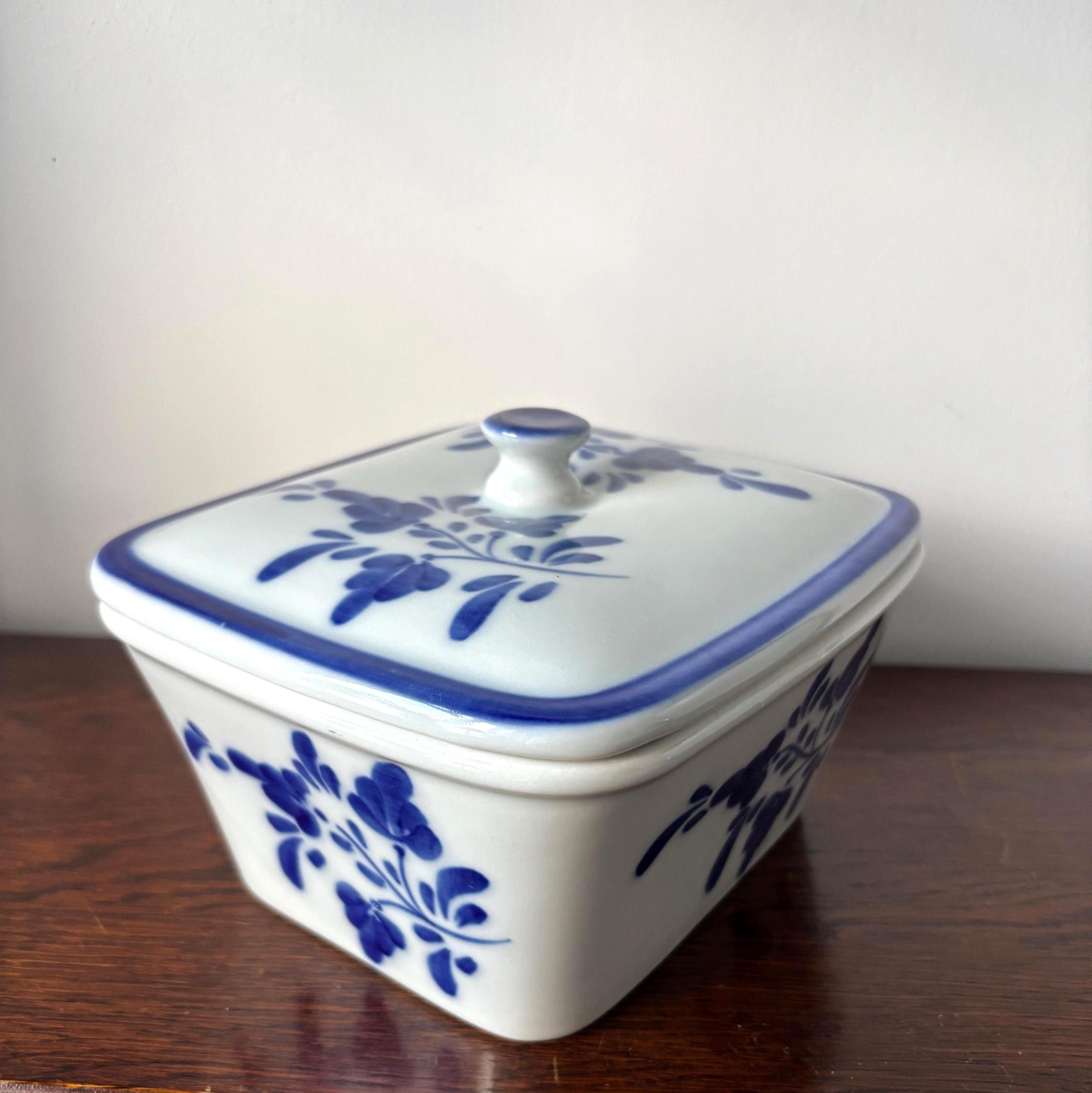 Vintage Portuguese Viana do Castelo Hand Painted Blue & White Lidded Ceramic Dish