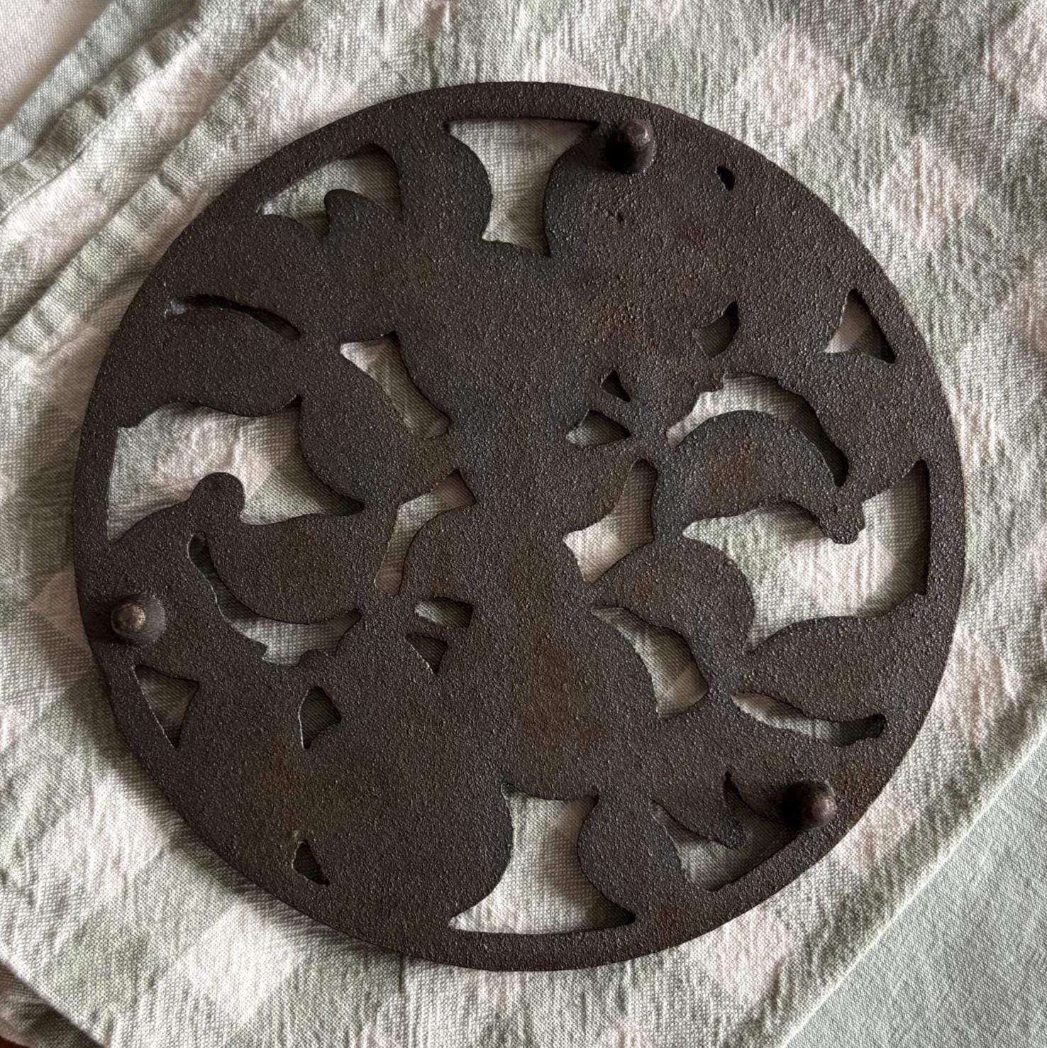 Vintage Cast Iron Fruit Trivet Round Hot Pot Stand Rustic Kitchen Decor