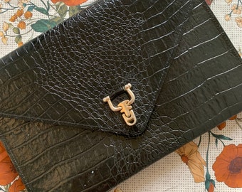 Crocodile Clutch