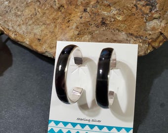 Black Shell Hoop Earring/Black Hoop Earring/Dainty Black Hoop/Sterling Silver Hoop/Small Black Hoop/Black Shell Hoops Earrings/Shell Hoops