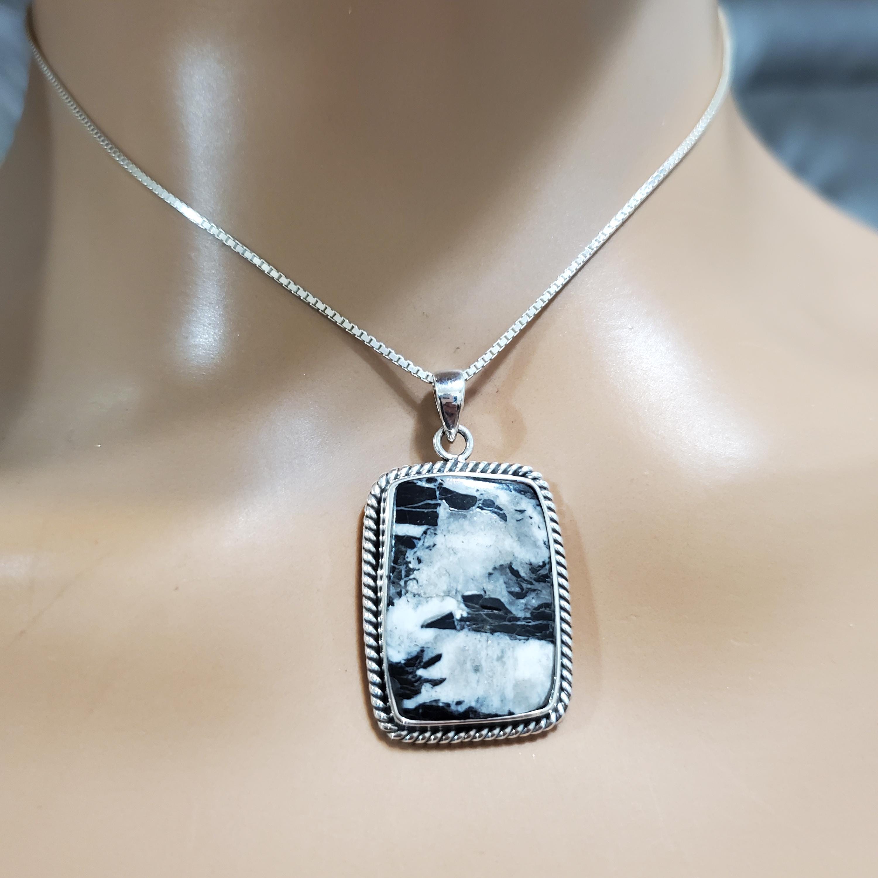 ホワイトバッファローネックレス ホワイトバッファローペンダントネックレス/スターリングシルバー