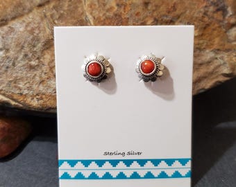 Small Decorative Spiny Oyster Stud Earring/Small Orange Color Earring/Stud Earring/Body Jewelry/Sterling Silver/ Spiny Oyster Earring