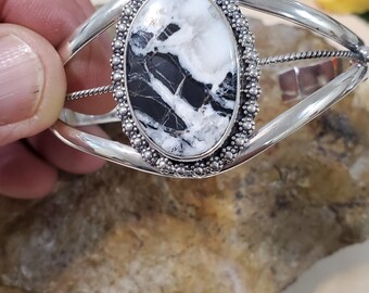 White Buffalo Bracelet Cuff / Sterling Silver/White Buffalo Cuff Bracelet/Silver Cuff Bracelet/White Turquoise Cuff/White Stone Cuff /LL313