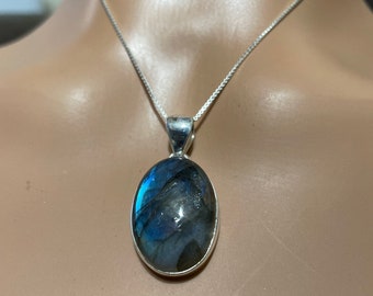 Labradorite Pendant/Oval Labradorite Necklace/Sterling Labradorite Pendant/Statement Pendant/Natural Labradorite Pendant Necklace