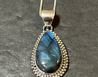 Collar de labradorita, Colgante de labradorita de plata de ley, Collar de lágrima de labradorita, Piedra de destello azul alto, Lagarto plateado/Ágata curativa