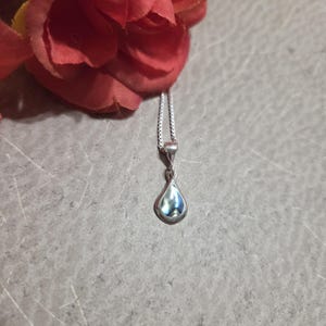 Teardrop Shell Pendant with Chain Options / Sterling Silver with Shell Pendant / Paua Shell Pendant / Small Abalone Shell Pendant / A435-AR