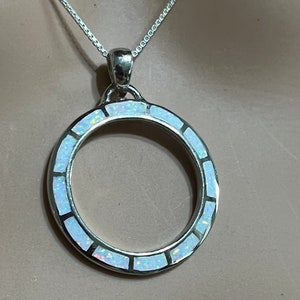 Round Opal Pendant/Circle Opal necklace/Opal Pendant/ Sterling Silver Opal Necklaace/Sterling Silver/Opal Necklace/Circle Pendant