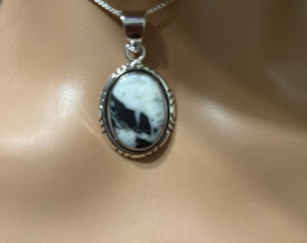 SoCute925 ホワイト バッファロー ターコイズ ペンダント | 洋ナシ型