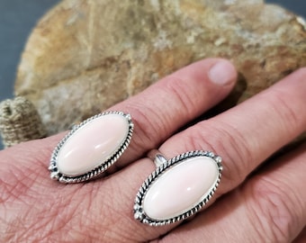Pink Conch Shell Ring/Conch Shell Ring/Sterling Silver Ring/Conch Ring/Boho Ring/Bohemian Ring/Long Oval Conch Shell Ring/Gift For Her/LL58
