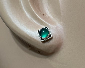 Green Onyx Stud Earring / Sterling Silver / Dainty Stud Earrings /Green Stone Earring/GreenOnyx/ Small Stud Earring/ Green Agate Earrings