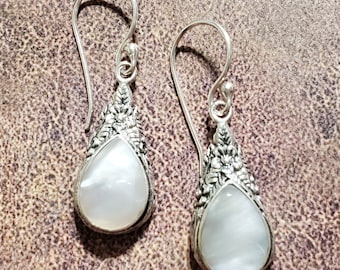 Mother of Pearl Earrings / Teardrop Shell Earrings /Sterling Silver /Teardrop Dangle Earrings / Decorative Shell Earrings / A54