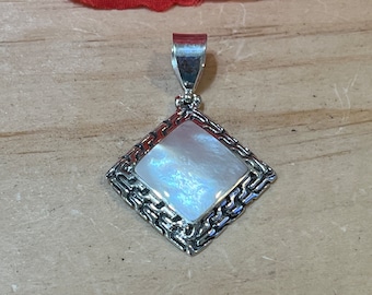 Mother of Pearl Pendant/ Shell Necklace/Mother Of Pearl Necklace/Sterling Silver / White Shell Pendant Necklace/