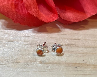 4mm Spiny Oyster Stud Earring/Small Orange Color Earring/Stud Earring/Body Jewelry/Sterling Silver/ Spiny Oyster Earring