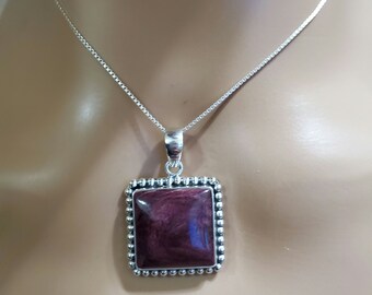 Purple Spiny Oyster/Spiny Oyster Pendant/Sterling Silver Pendant/Purple  Spiny Oyster Pendant/Handmade Pendant/Silver Bead Square Pendant