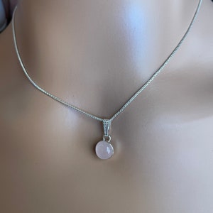 Rose Quartz Pendant Necklace/Dainty Rose Quartz/Pendant/Rose Quartz Gemstone/Genuine Rose Quartz Necklace/Pink Rose Quartz Pendant