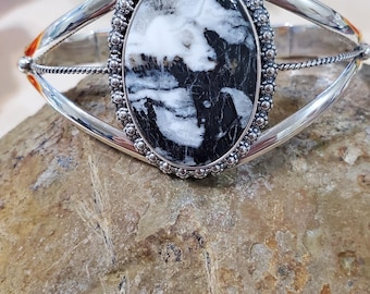 White Buffalo Bracelet Cuff / Sterling Silver/White Buffalo Cuff Bracelet/Silver Cuff Bracelet/White Turquoise Cuff/White Stone Cuff /LL308