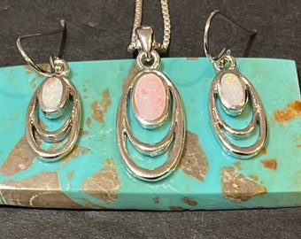 Conjunto de joyas de ópalo blanco/ Pendientes de ópalo/ Conjunto de joyas de ópalo/ Collar de ópalo /Plata de ley/Colgante de ópalo /Pendiente de ópalo blanco/Plata de ley