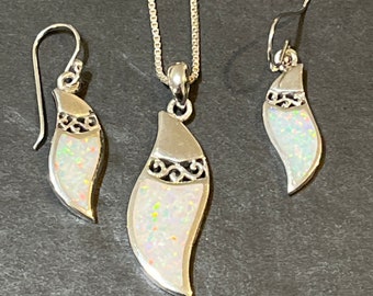 White Opal jewelry set/ Opal earrings/ Opal Jewelry set/ Opal necklace /Sterling Silver/Opal pendant /White Opal Earring/Sterling Silver