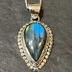 Pendant Labradorite /Blue Labradorite Necklace/Sterling Labradorite Pendant/Statement Pendant/Natural Labradorite Pendant Necklace