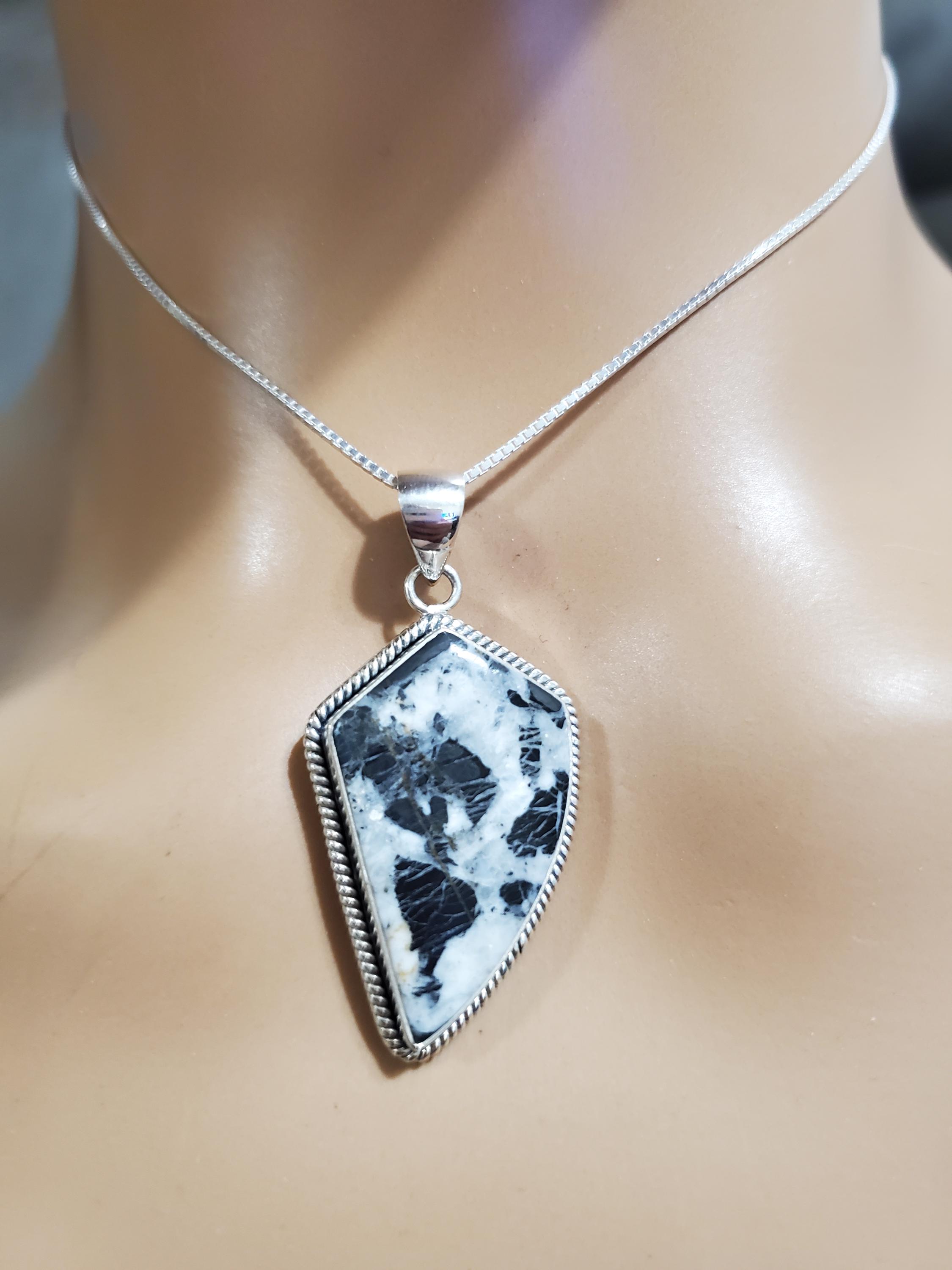 White Buffalo Pendant Necklace/sterling Silver/white Turquoise - Main Image