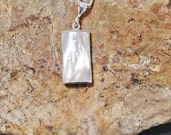 Mother Of Pearl Pendant / White Shell Pendant / Rectangle Shell Pendant / Wavy Shell Pendant /Mother of Pearl Pendant  Necklace /A330-AR