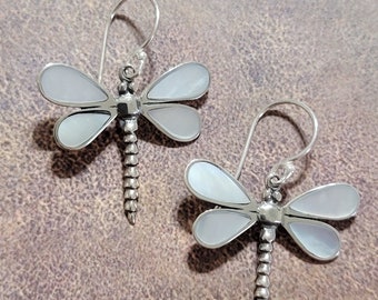 Dragonfly Earrings / Mother of Pearl Dragonfly/Insect Earrings/ Dragonfly Earrings/ White Dragonfly Earrings/ Shell Dragonfly Earrings / A40