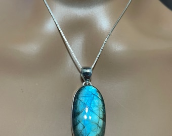 Labradorite Pendant/Oval Labradorite Necklace/Sterling Labradorite Pendant/Statement Pendant/Natural Labradorite Pendant Necklace