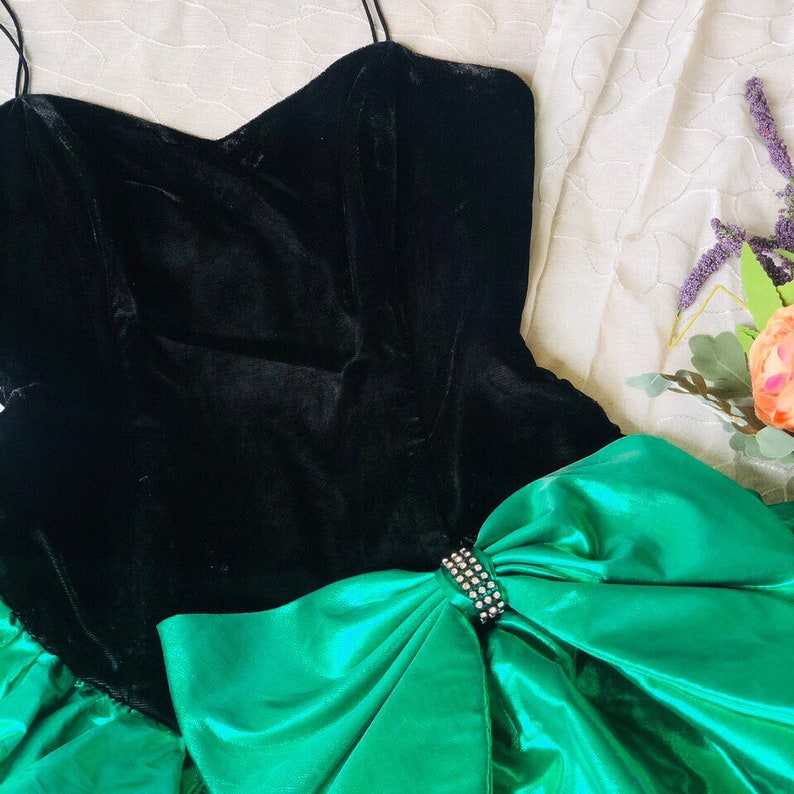M 1980\u2019s Black Velvet Emerald Green Taffeta Party Cocktail Dress