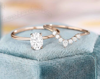 Vintage Moissanite Engagement Ring Set Oval Moissanite ring 14K/18K Rose Gold Ring Curved Wedding Band Bridal ring Set Anniversary ring