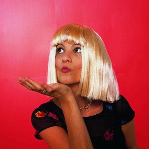 80's RetroMod Kinky Blonde Bob Premium Cosplay Costume Wig - Short Bob Wig Straight with Bangs