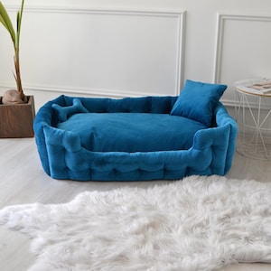 Handmade Blue Velour Dog Bed: Elevated Anti-Claw Design