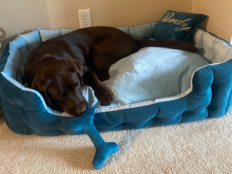 Pet beds handmade. Premium velor upholstery fabric with claw protection, easy to clean. Filler - hypoallergenic holofiber. The pillow has a pillowcase that can be removed and washed. Can be ordered in any size and color
