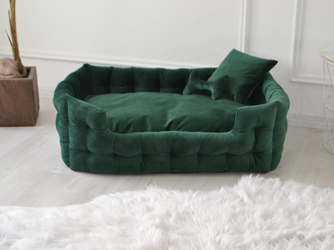 Luxurious Velvet Nesting Dog Bed in Emerald Green